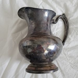Vintage retro ONEIDA silver plated water pitcher